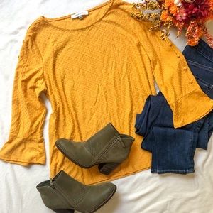 Rose + Olive Golden Textured Blouse | Sz: L